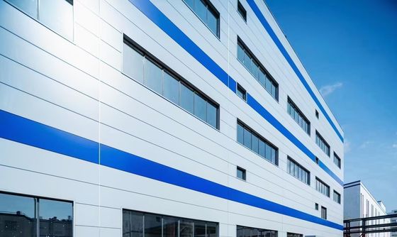 Прочный сборный стальной склад с современным дизайном и водостоком из нержавеющей стали