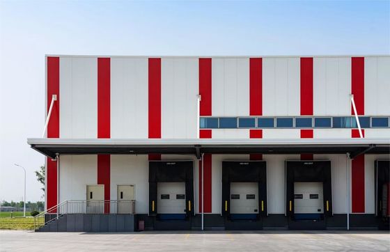 Нержавеющее стеклянное здание с чертежом BIM и дизайном крыши из одного стального листа