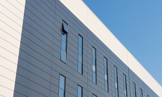 Хранилище с промышленных стальных конструкций с подвижной дверью и огнеупорной системой облицовки из каменной шерсти