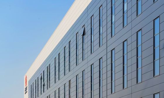 Хранилище с промышленных стальных конструкций с подвижной дверью и огнеупорной системой облицовки из каменной шерсти